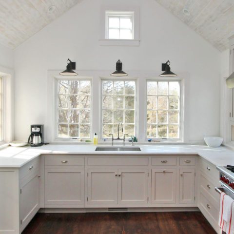 Replacement Windows Featured Image Heritage Renovations installs replacement windows in London, Ontario, and throughout Southwestern Ontario.